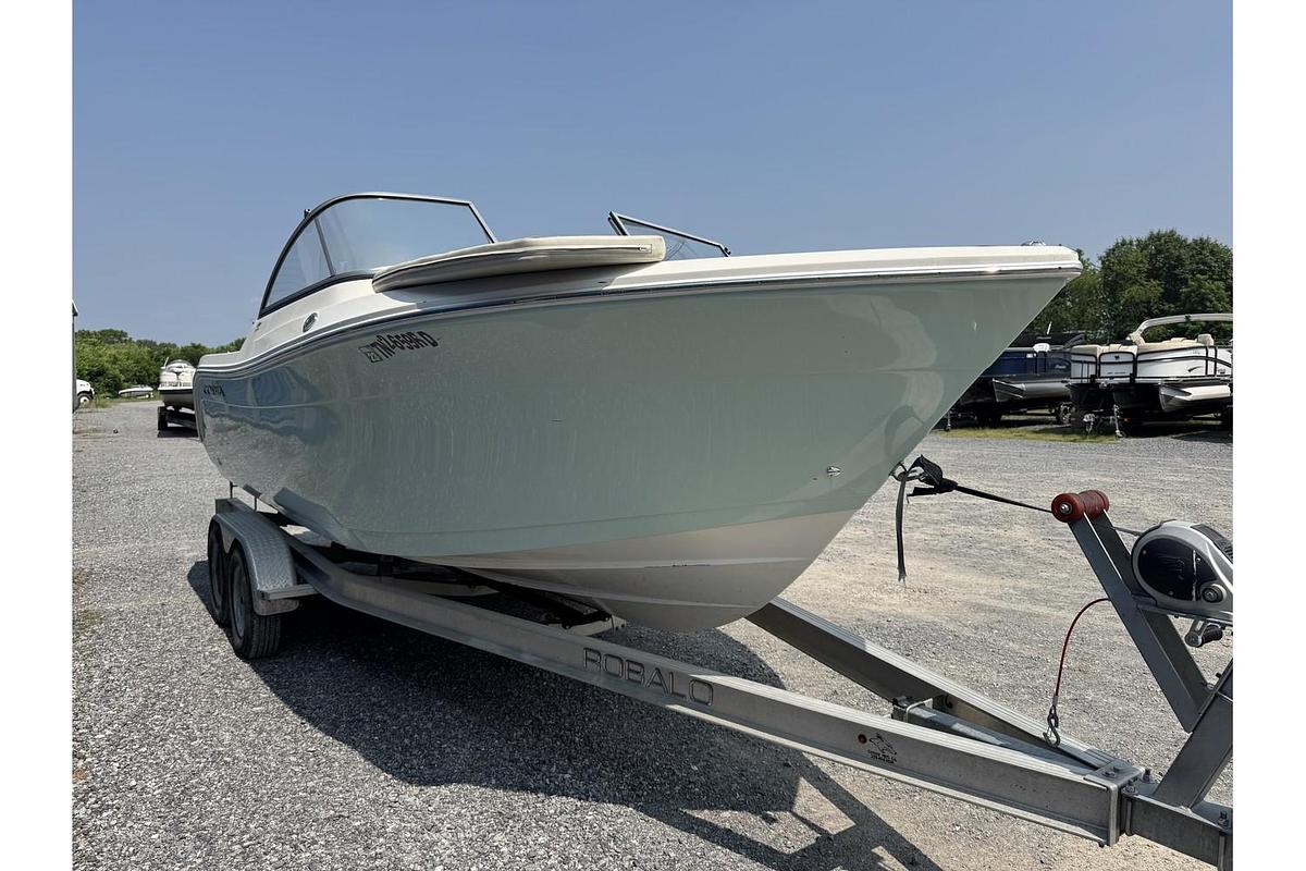 Used 2021 Cobia 220 DC