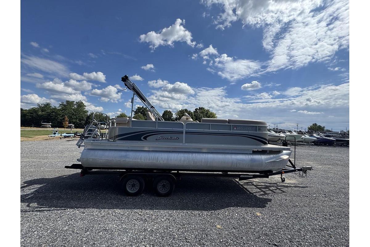 Used 2013 Sweetwater Sweetwater SW 2286