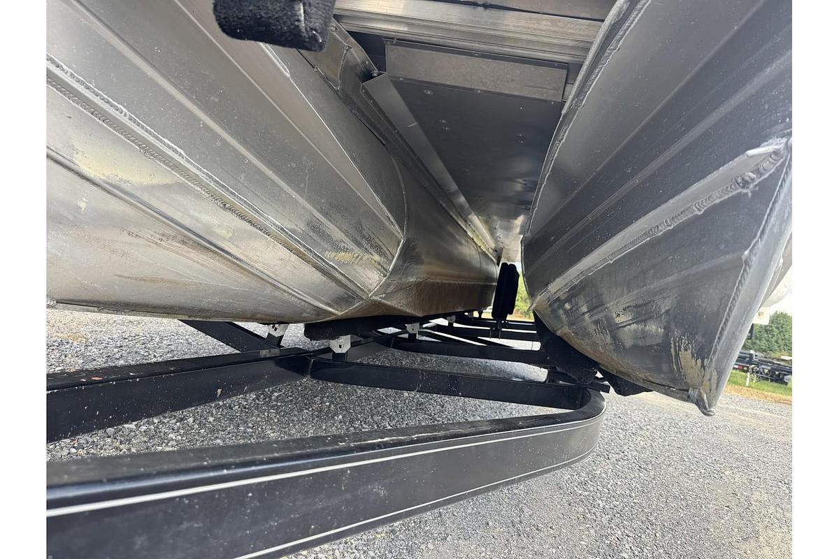 Used 2022 Manitou 23 Aurora LE RF VP II