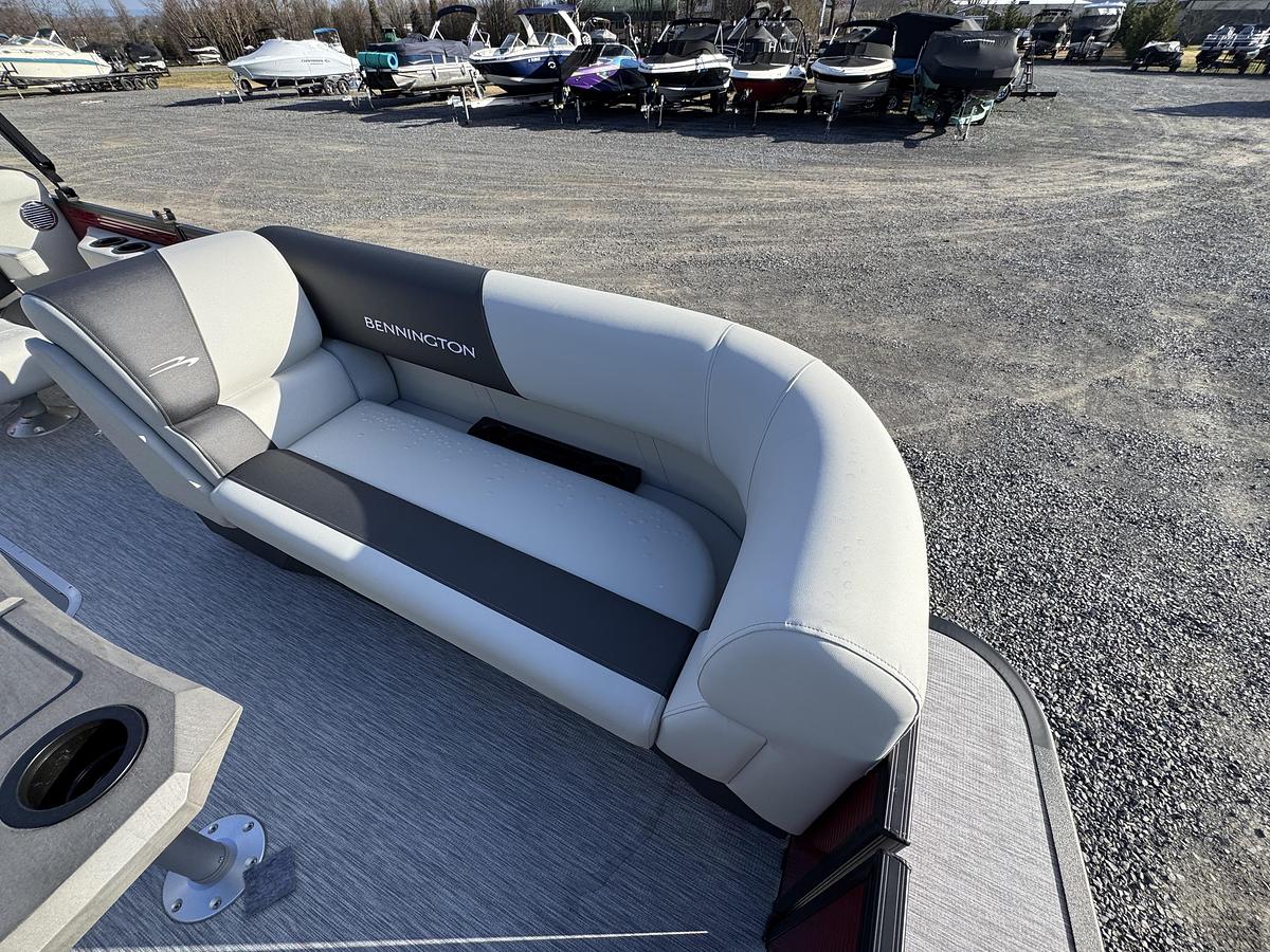 2026 Bennington 22 SSR-Tritoon