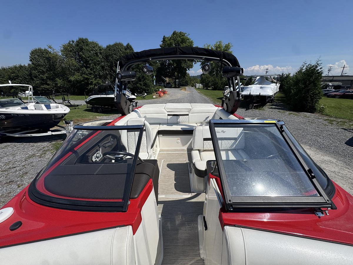 Used 2017 Sea Ray 230 SLX W