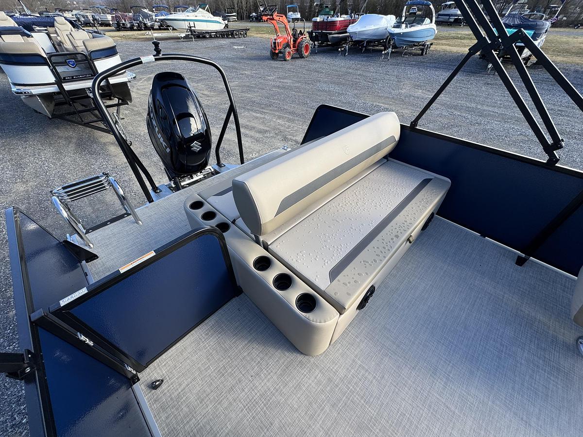 Used 2026 Premier 220 SunScape RL