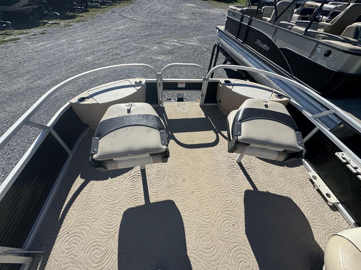 Used 2013 Sun Tracker Fishing Barge 24 DLX