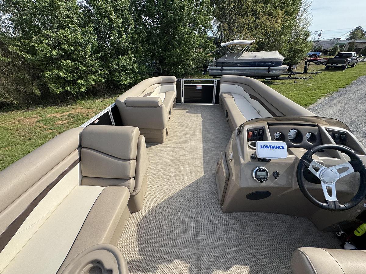 2019 Bennington 22 SL