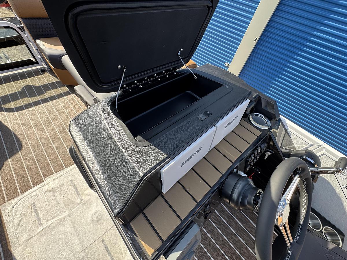 2026 Premier 230 Solaris RL