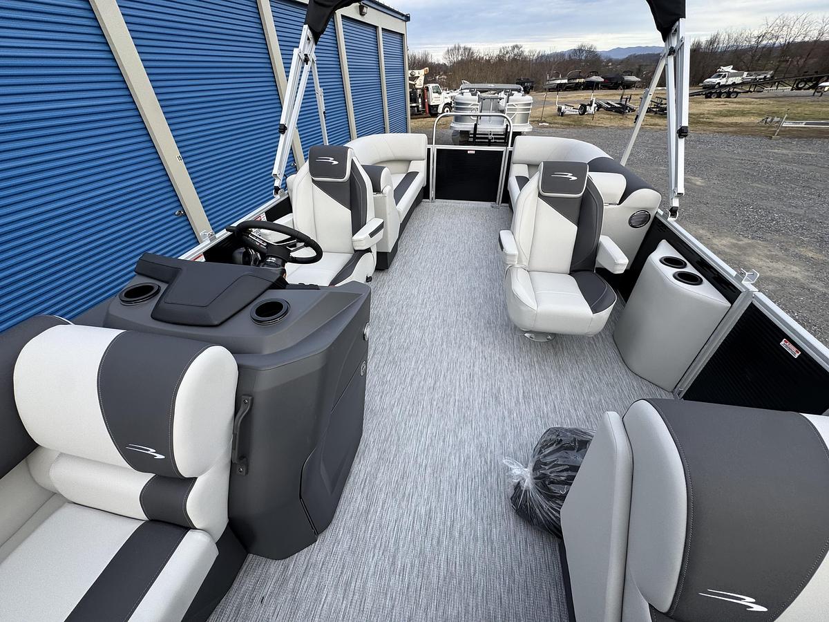2026 Bennington 22 SSR-Tritoon