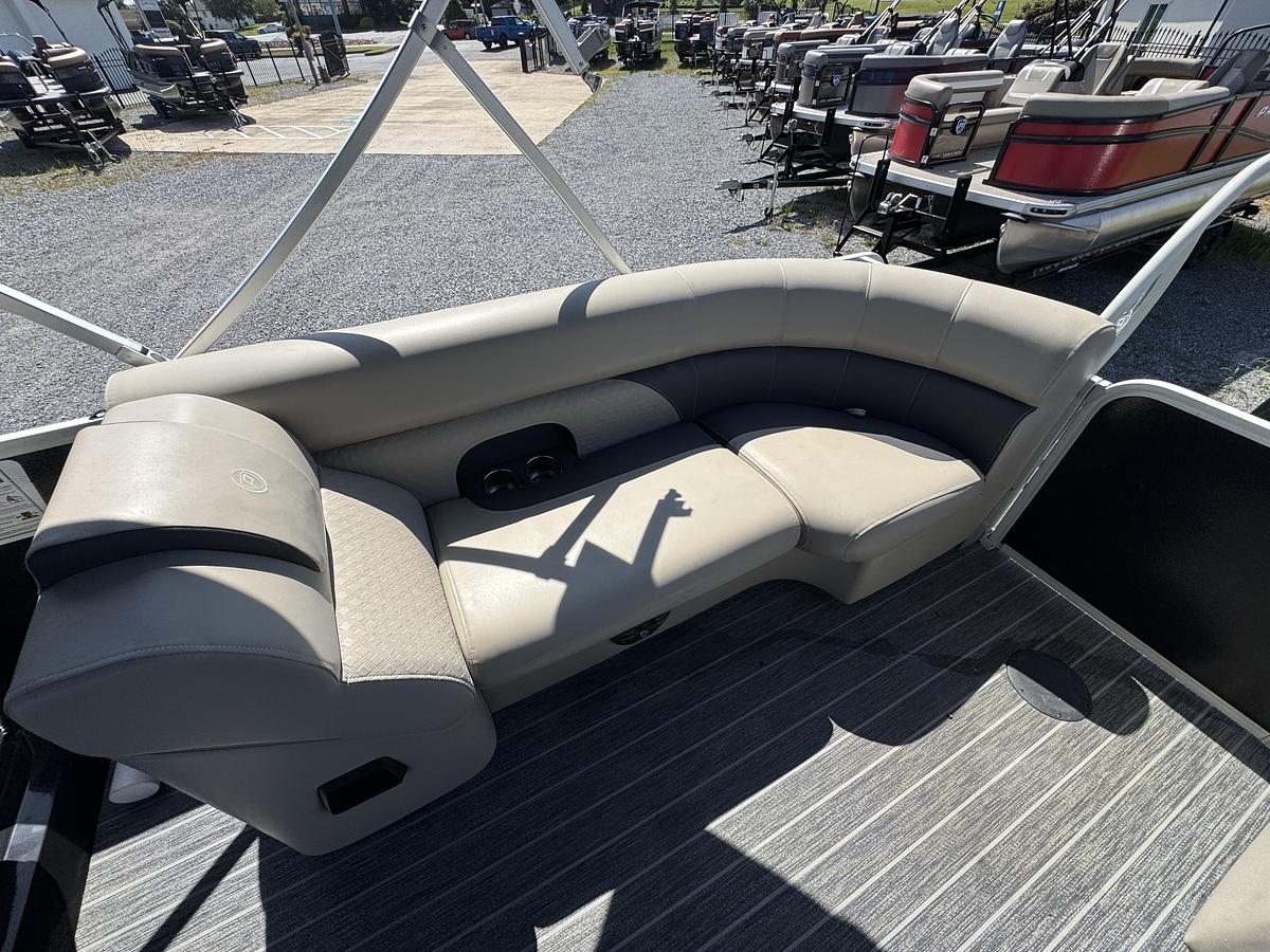 Used 2022 Premier Sunsation RF 230 CL