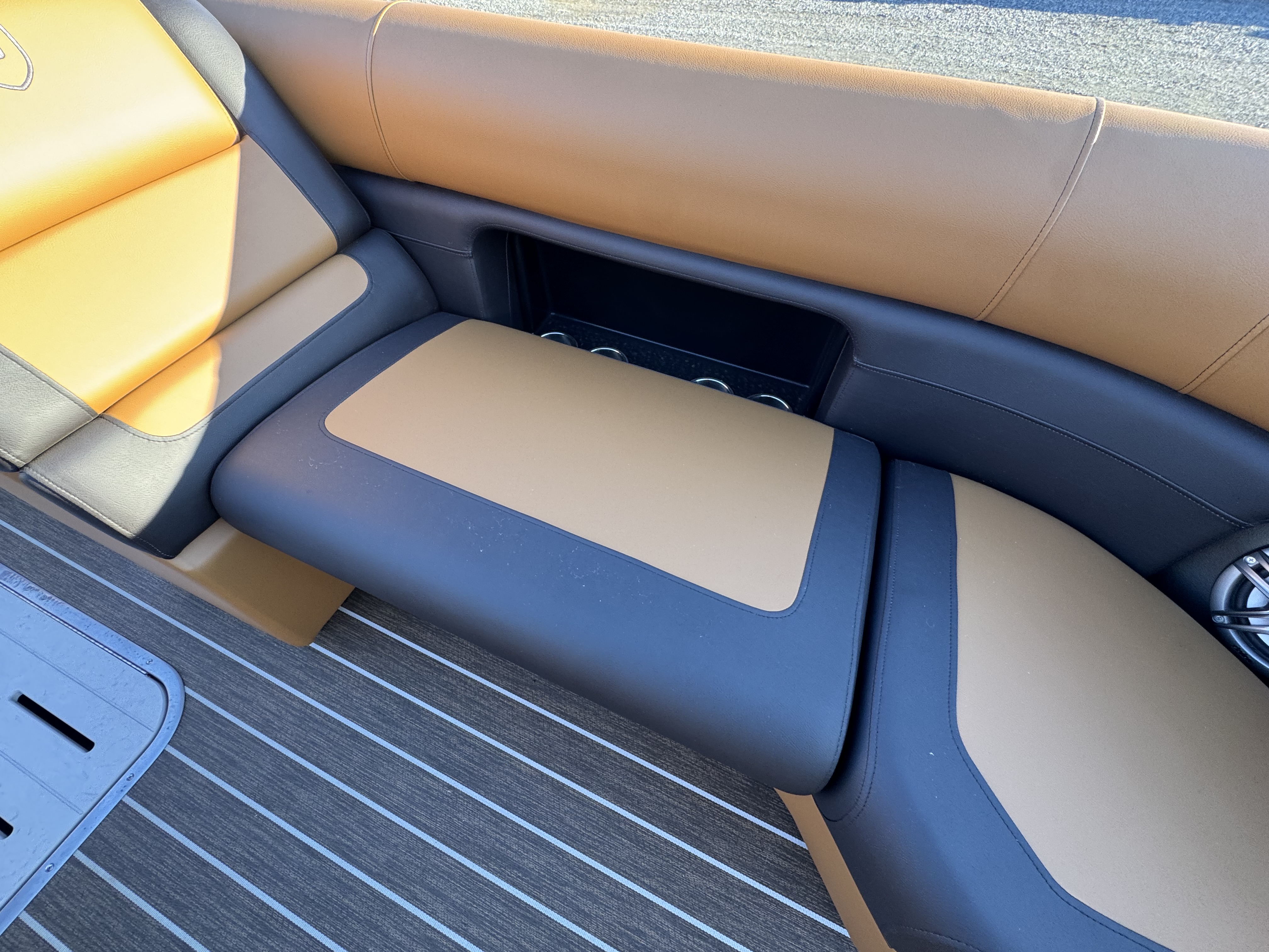 2026 Premier 230 SunSation RS (Rear Social)