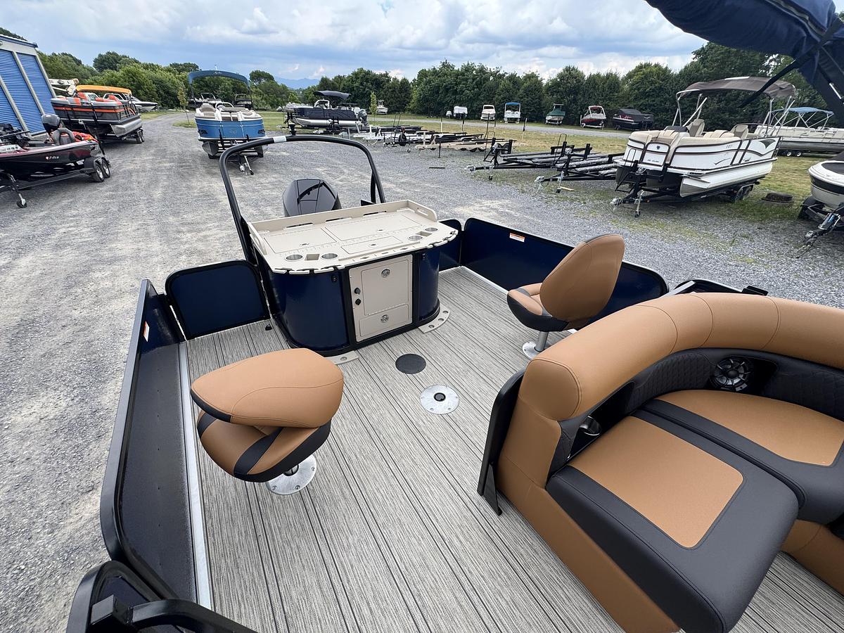2026 Premier 230 SunSation Angler