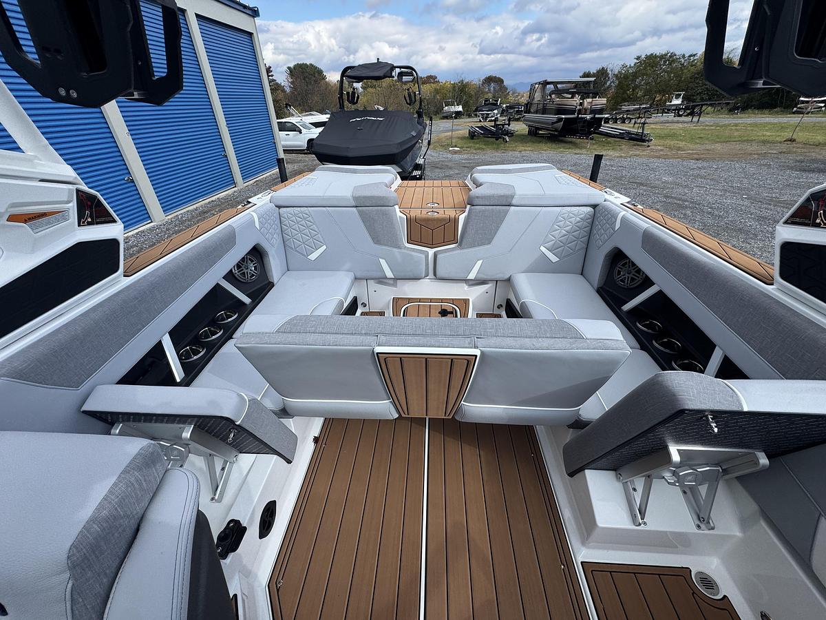 Used 2025 Nautique Super Air GS22