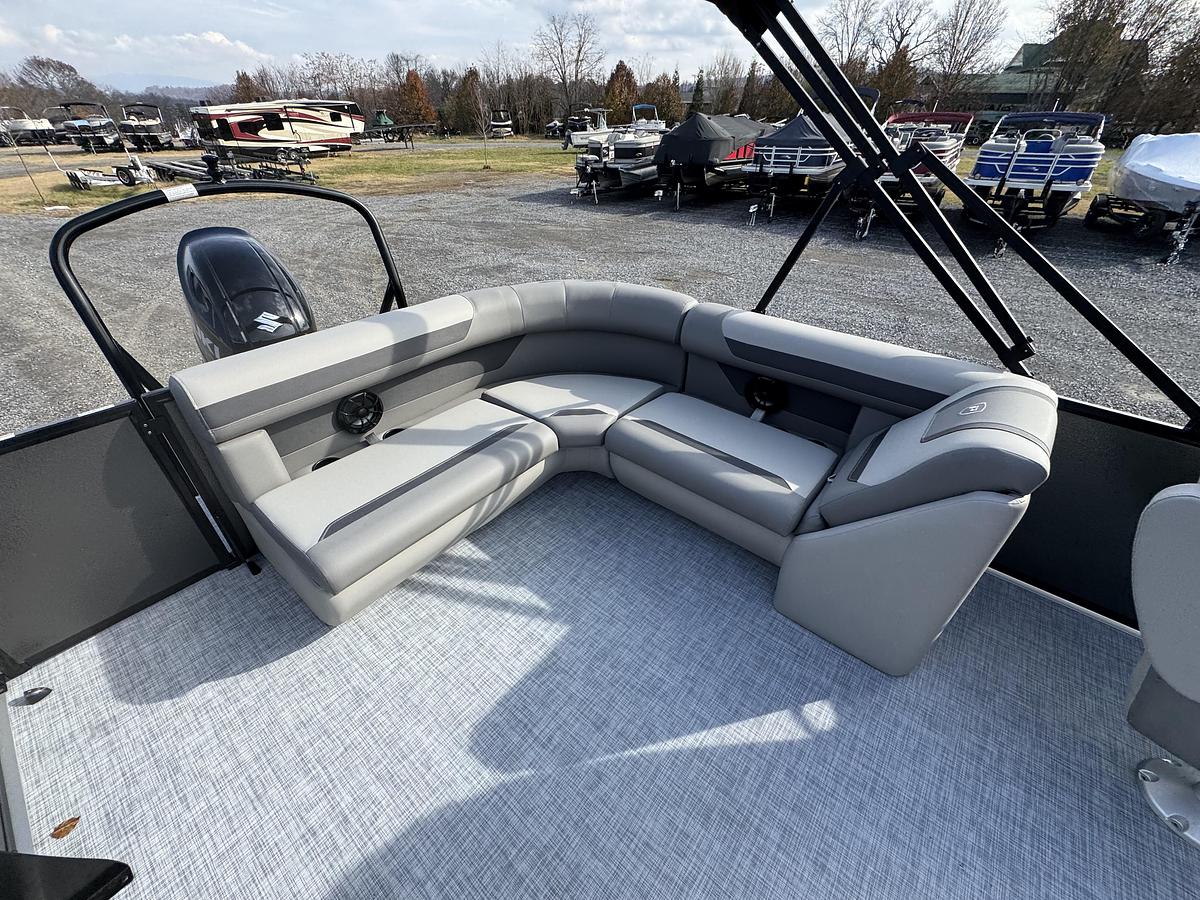 Used 2026 Premier 220 SunScape RE