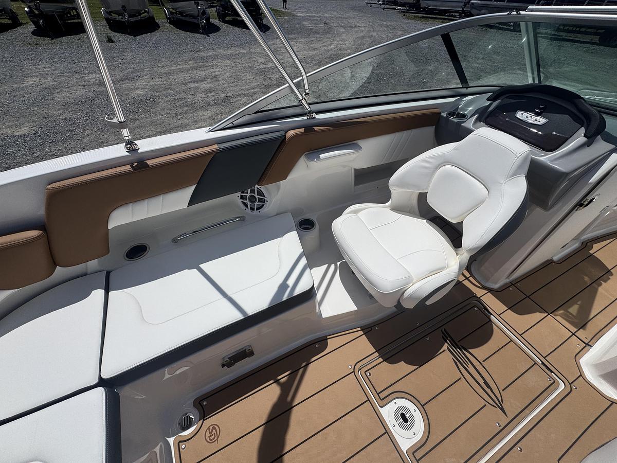 Used 2023 Chaparral 23 SSI Outboard