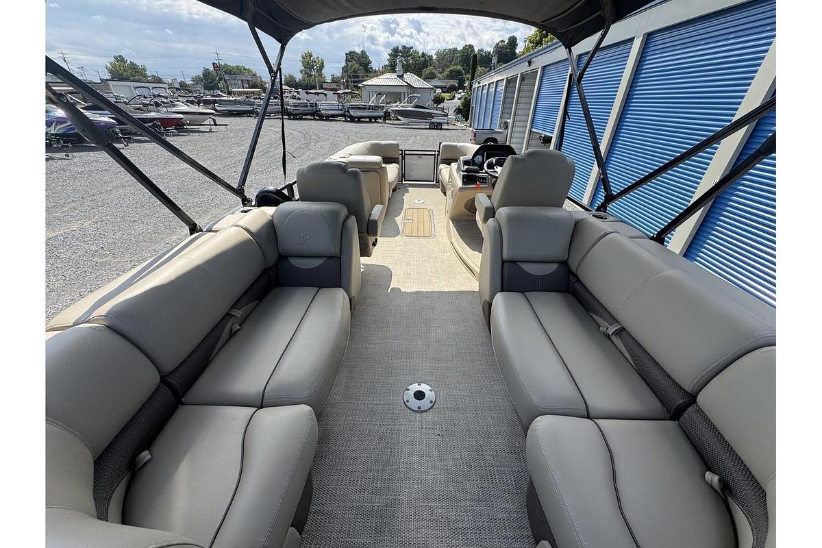 Used 2020 Regency 230 DL3