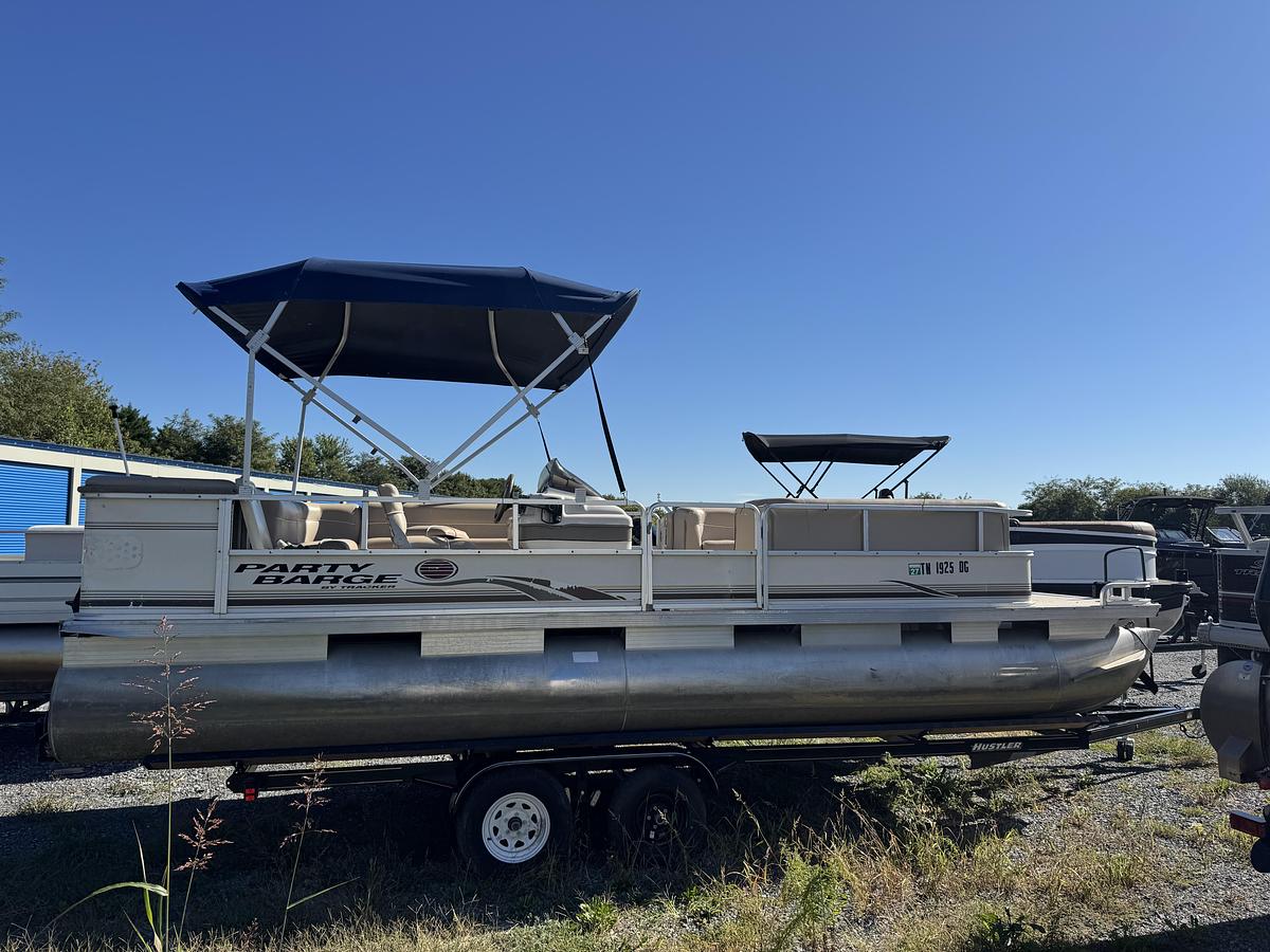 Used 2002 Sun Tracker 240 Party Barge