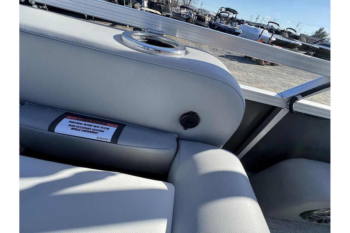 2025 Avalon Venter 85 Versatile Rear Bench