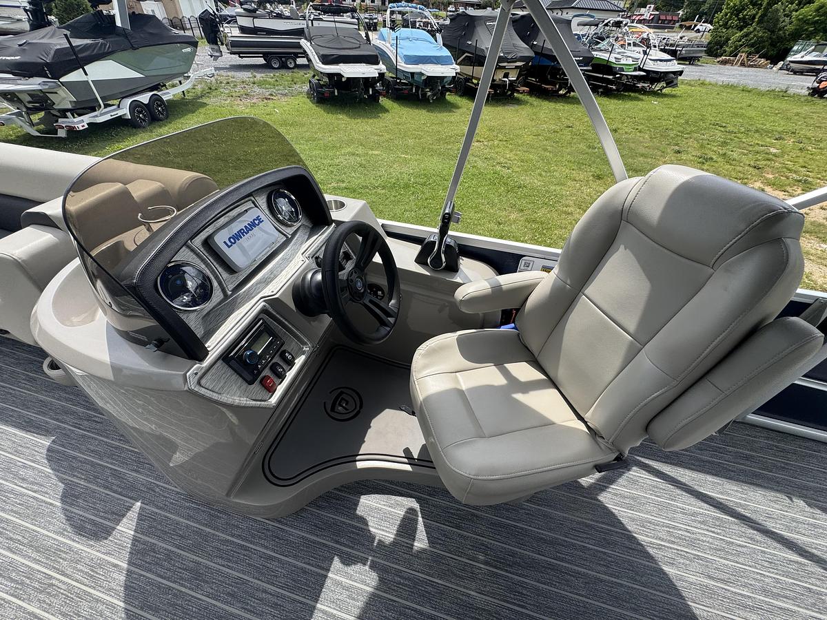 Used 2022 Premier Sunspree RE 230 CL