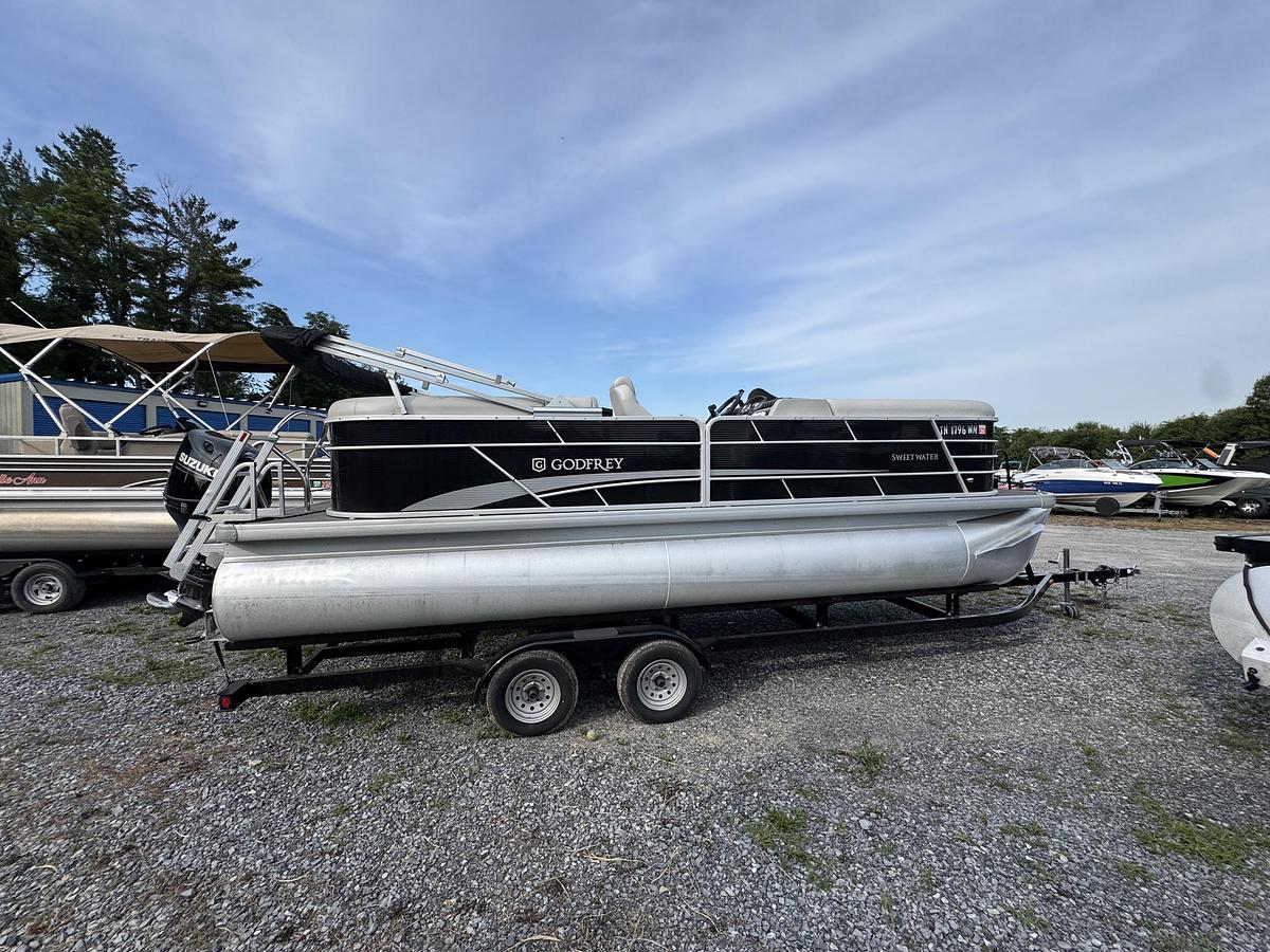 Used 2023 Godfrey Sweetwater Experience 2286 SBX