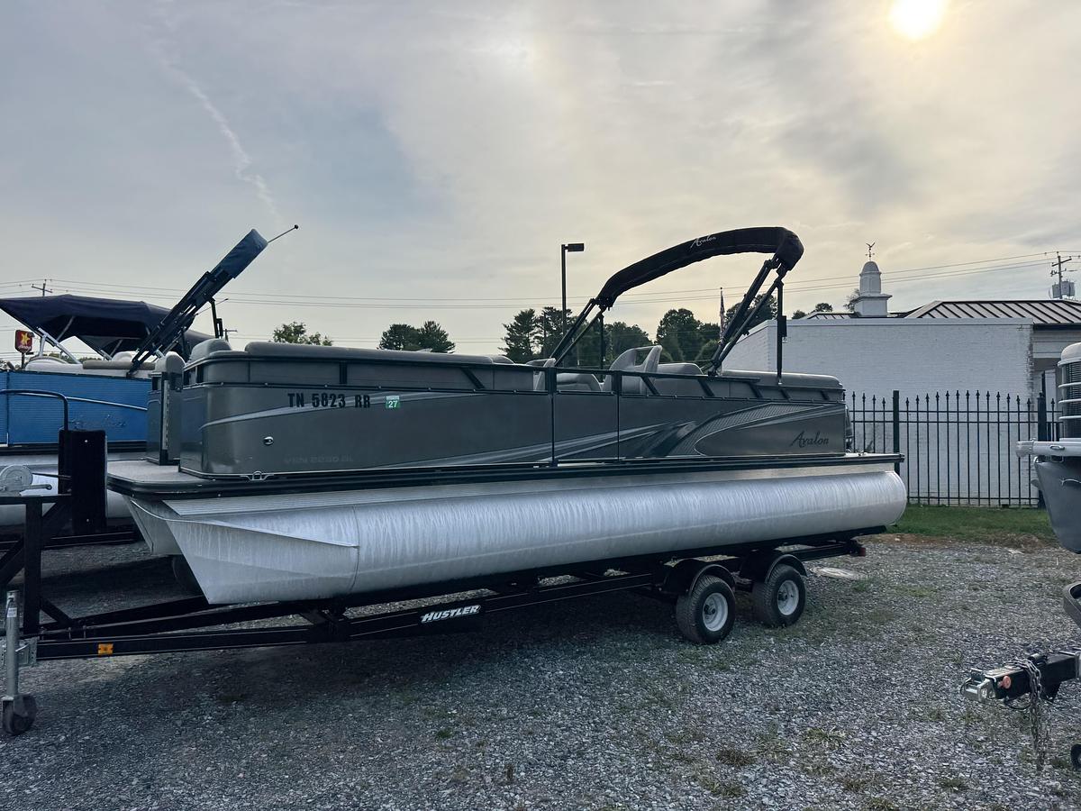 Used 2021 Avalon Venture 2280 QL
