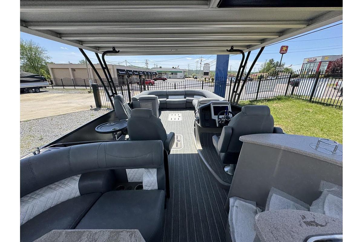 2025 Premier Escalante 330