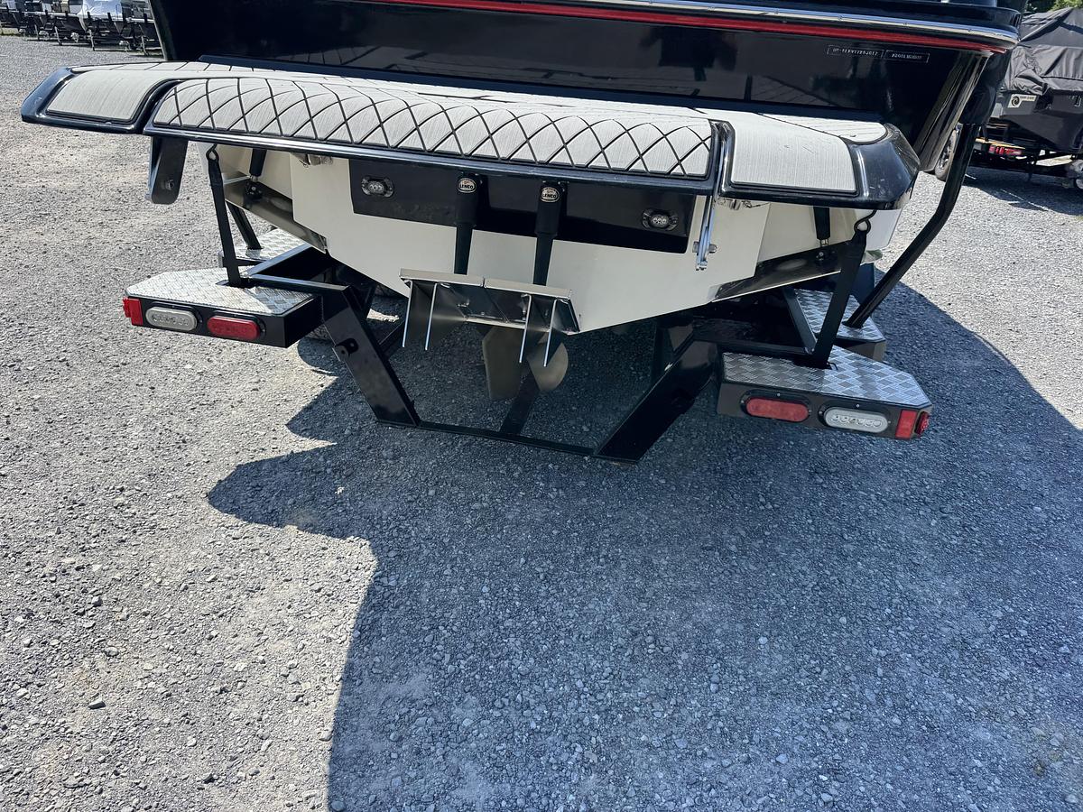 Used 2017 Sea Ray 230 SLX W