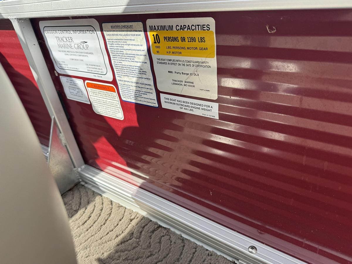 Used 2013 Sun Tracker Party Barge 22 DLX