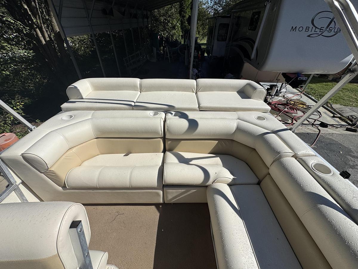 Used 2004 Odyssey 2305 MILLENNIUM