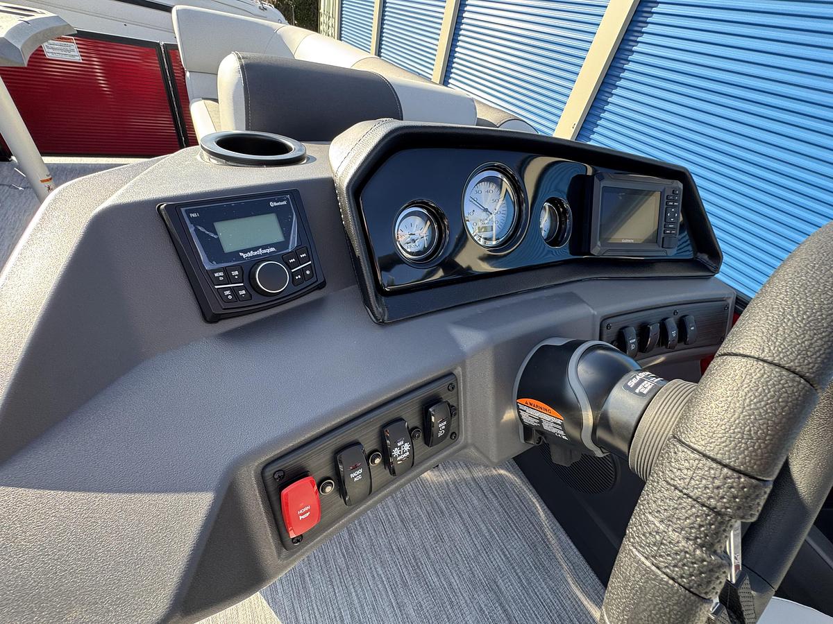 2026 Bennington 22 SSR-Tritoon