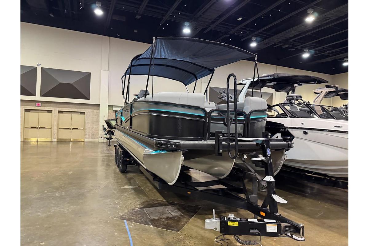 2025 Premier Solaris Rear Social