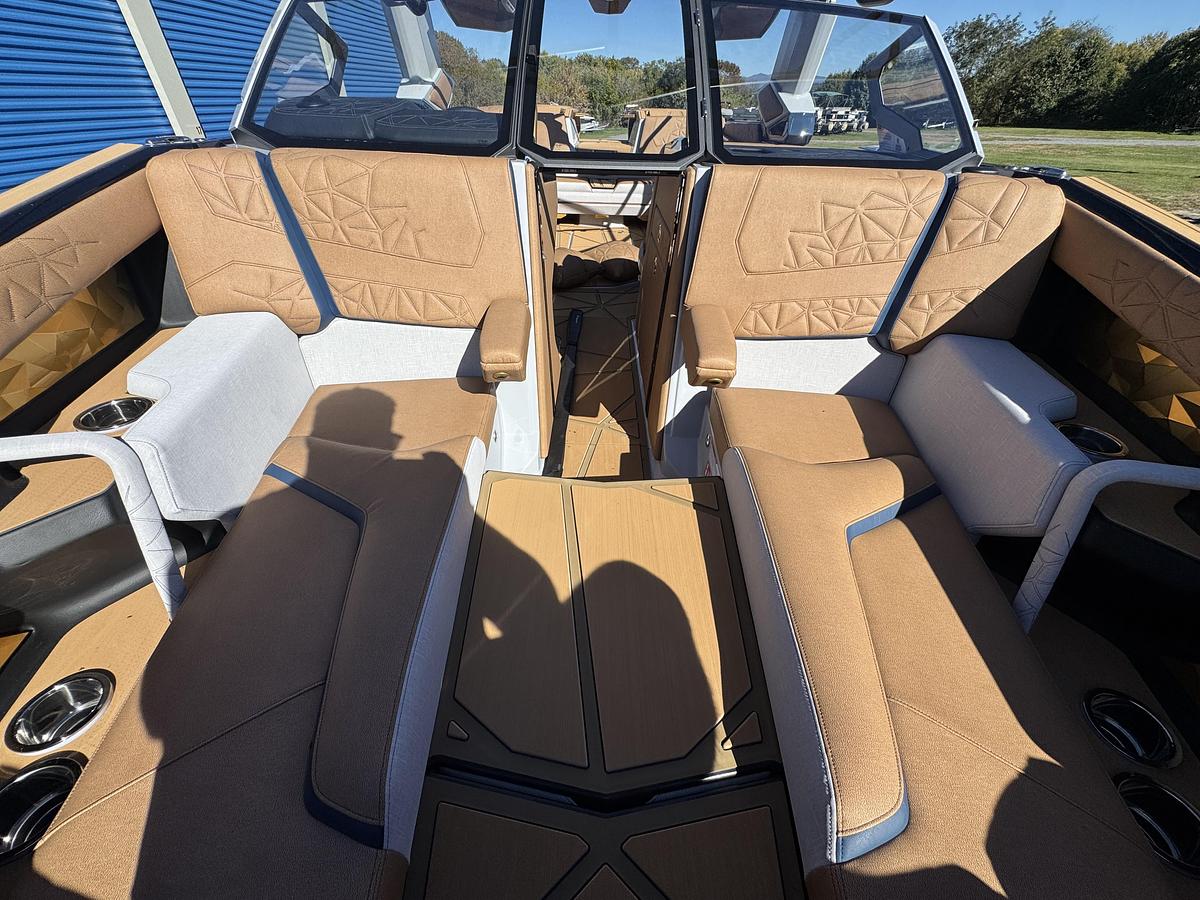 2027 Nautique Super Air Nautique G25 Paragon