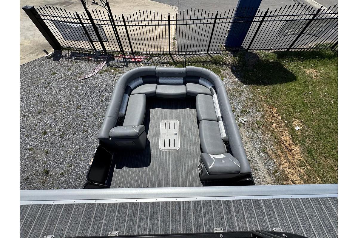 2025 Premier Escalante 330