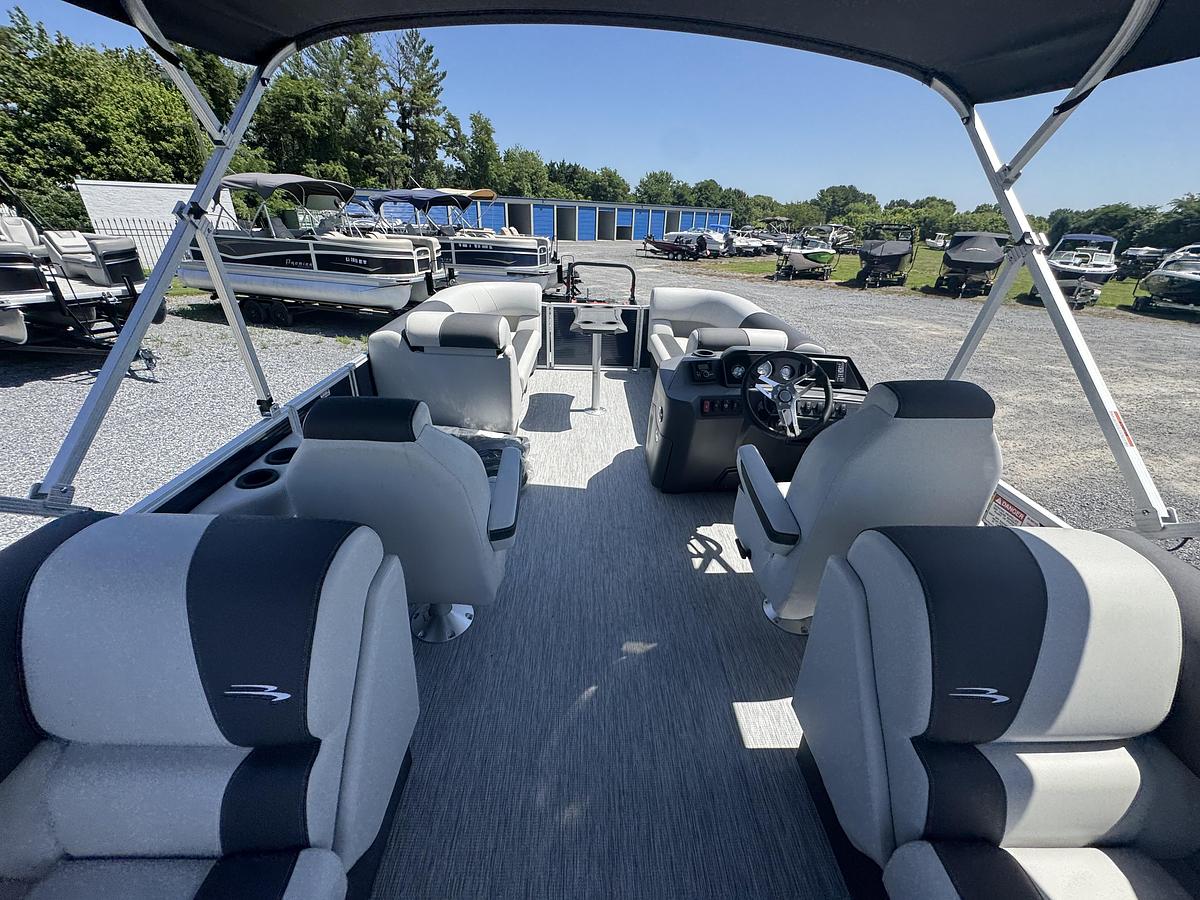 2026 Bennington 22 SSR - Tritoon