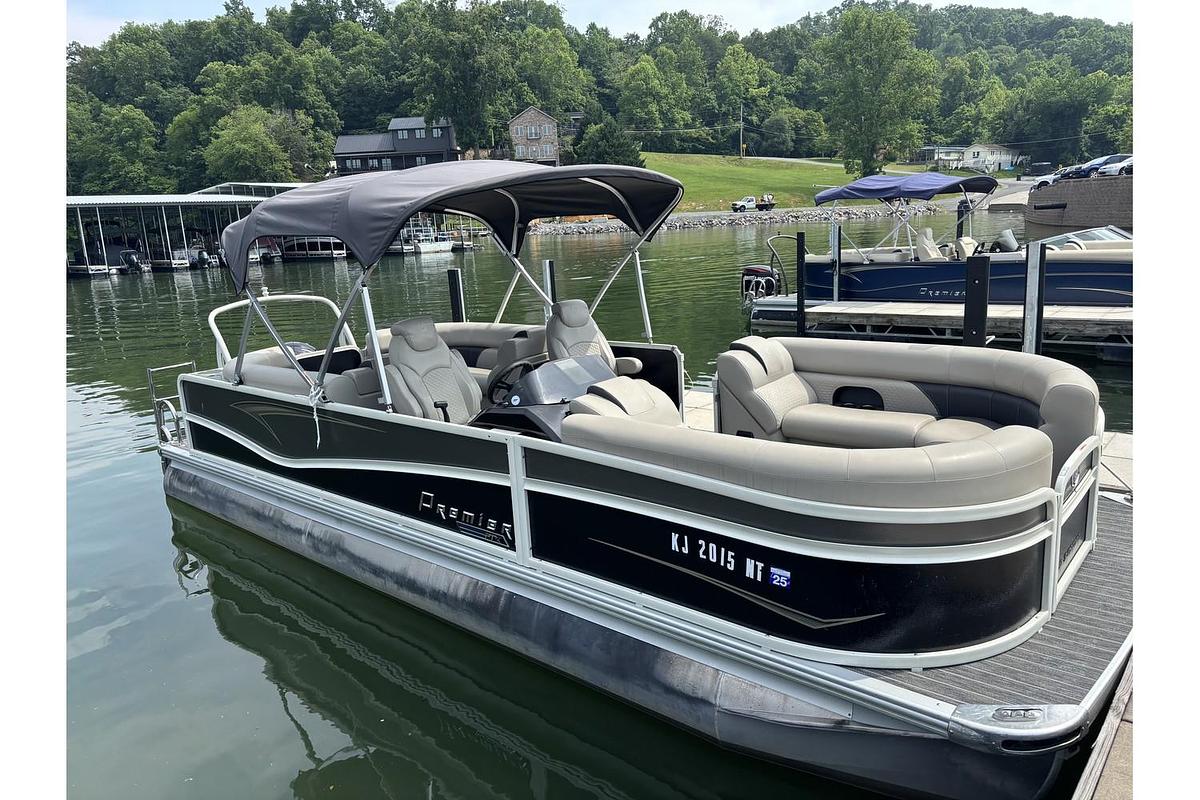 Used 2022 Premier Sunsation RF 230 CL