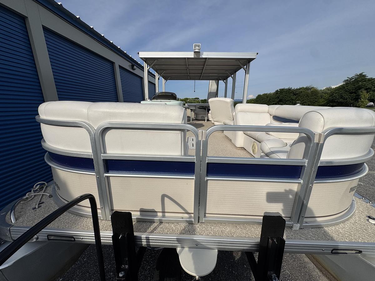Used 2005 Premier 310 Boundary Waters UD
