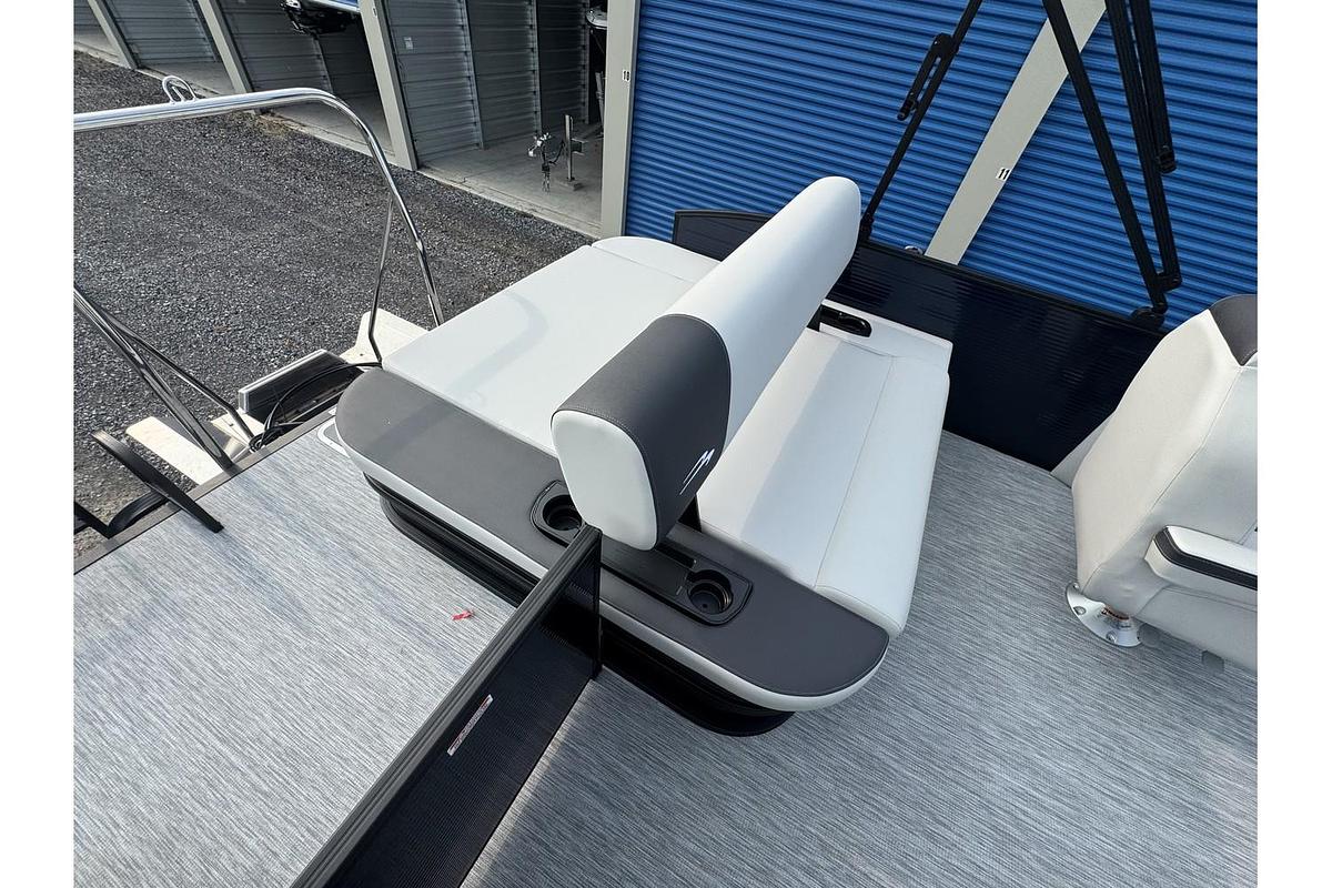 2026 Bennington 22 SSB-SPS