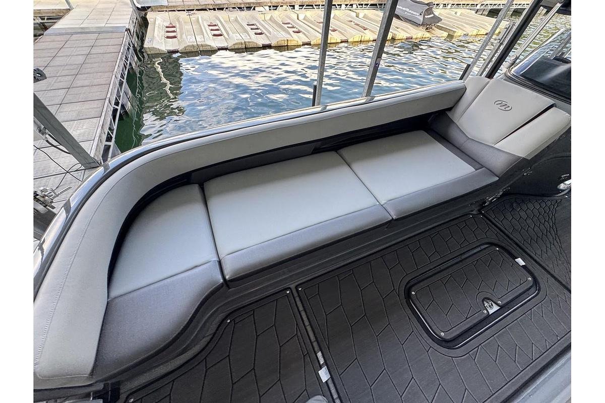 2024 Manitou XT 27 Split Rear Windshield (Srw)