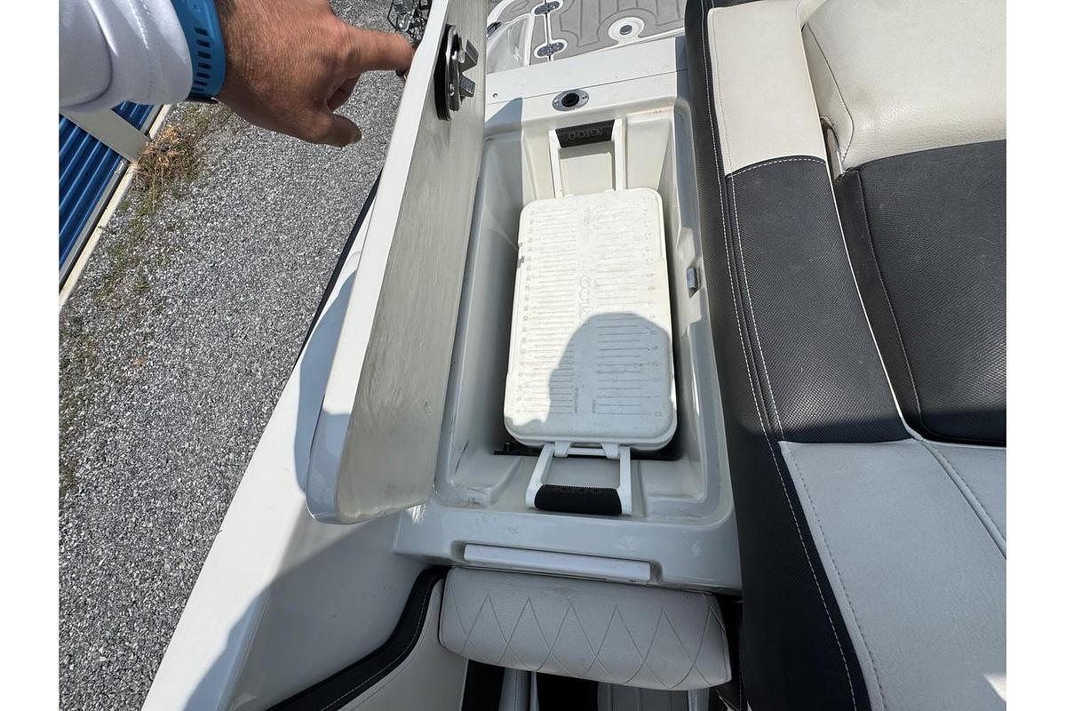 Used 2020 Crownline 225 SS