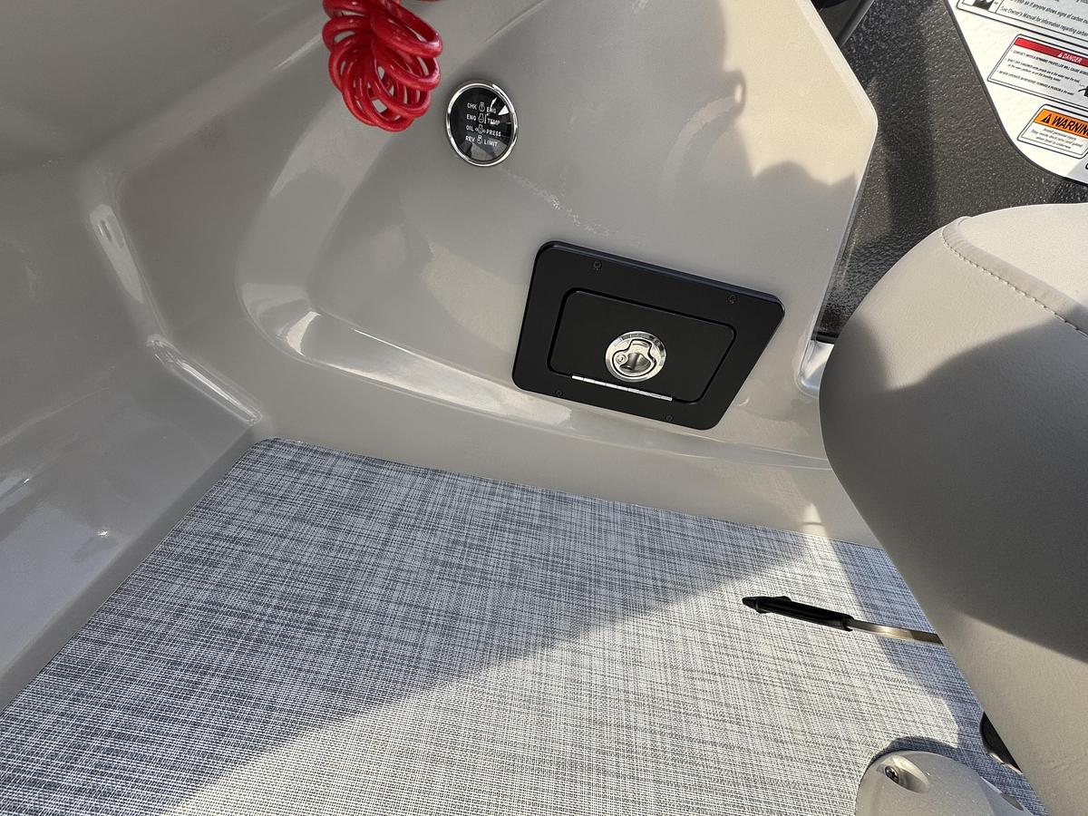 Used 2026 Premier 220 SunScape RE