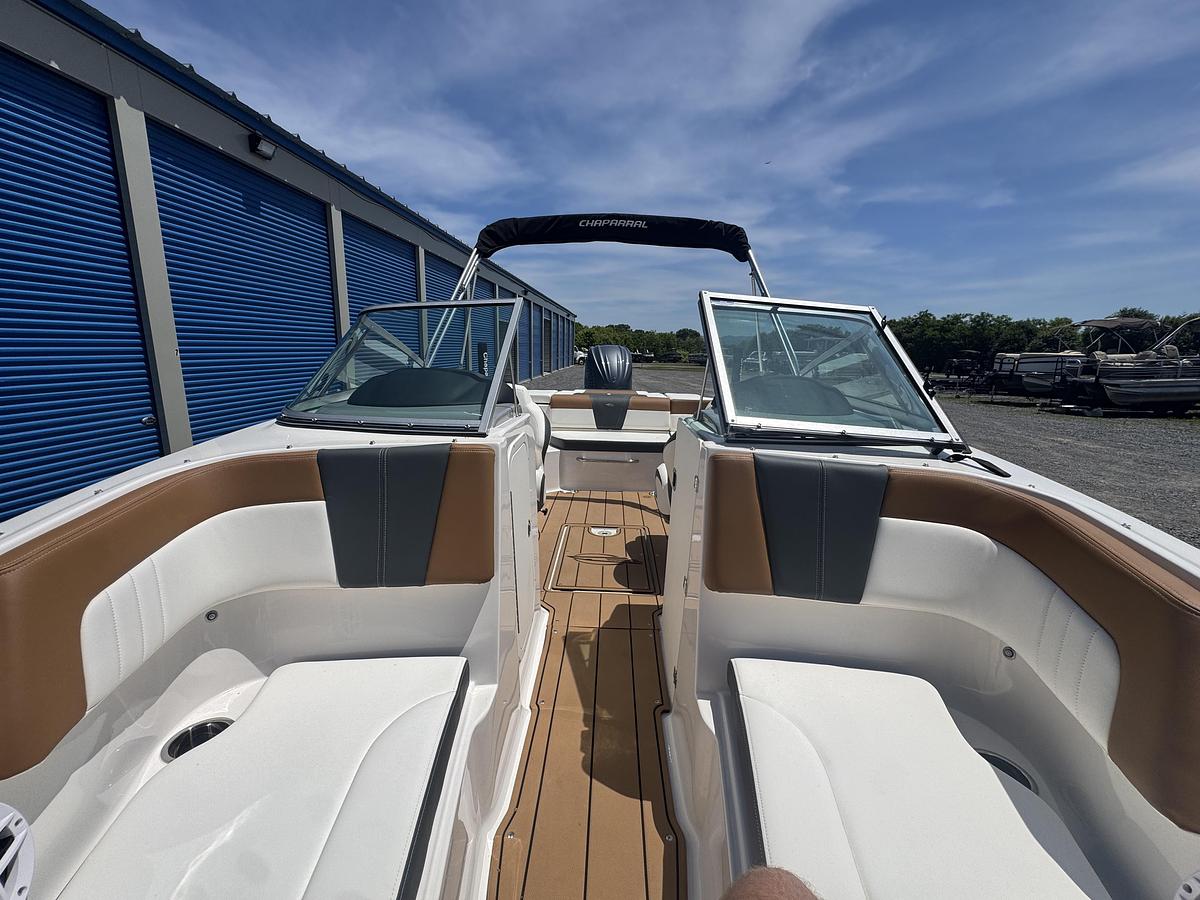 Used 2023 Chaparral 23 SSI Outboard