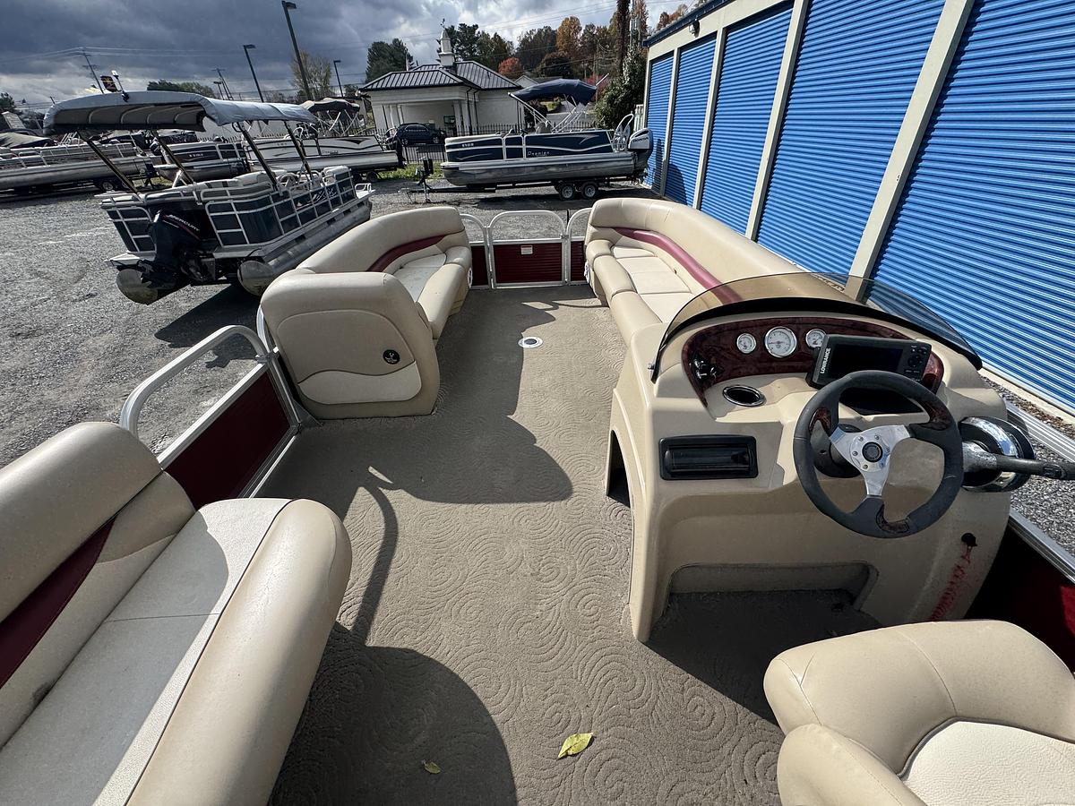 Used 2013 Sun Tracker Party Barge 22 DLX