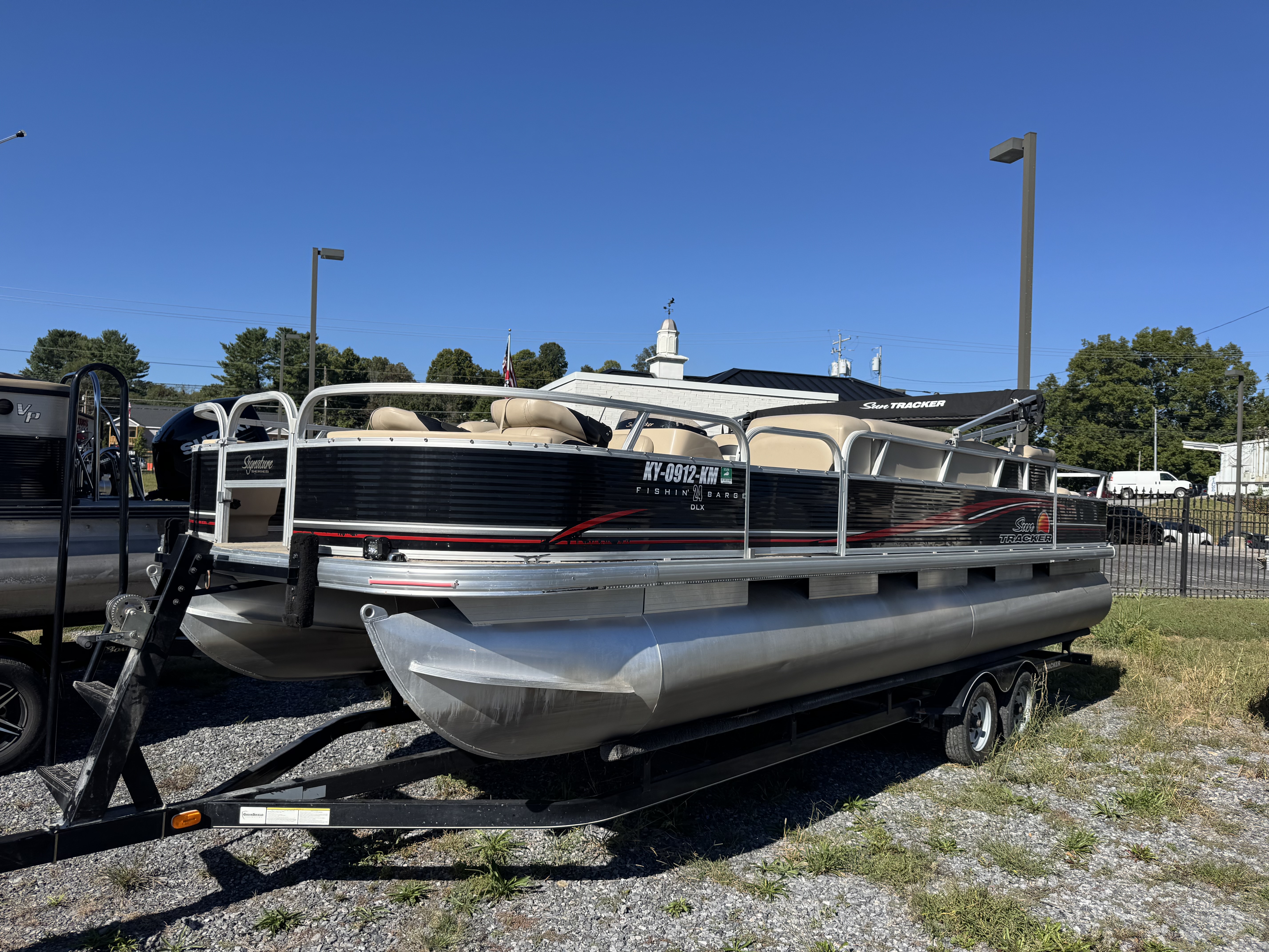 Used 2013 Sun Tracker Fishing Barge 24 DLX