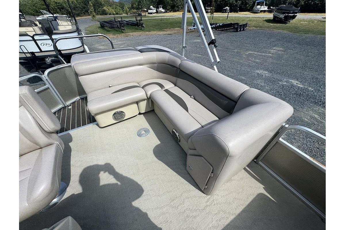 Used 2013 Sweetwater Sweetwater SW 2286