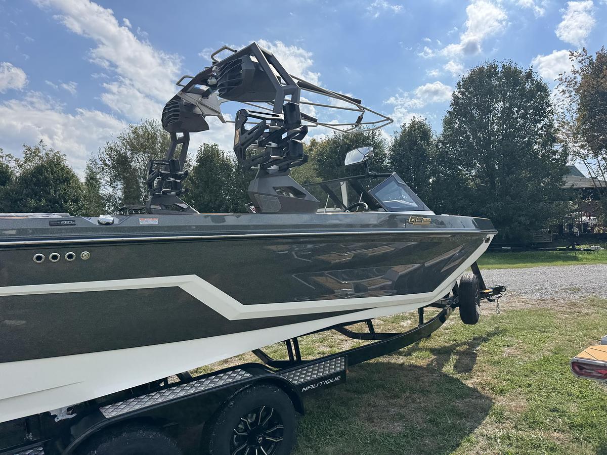 2027 Nautique Super Air GS22