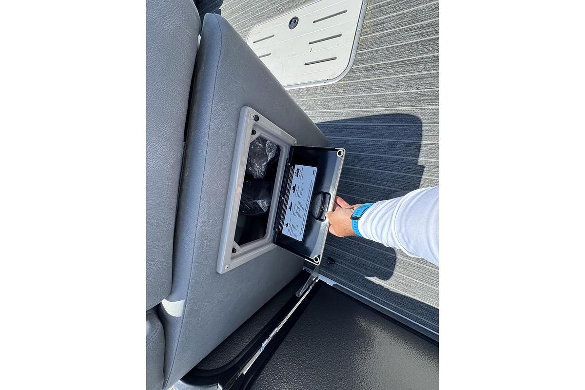 2025 Premier Escalante 330