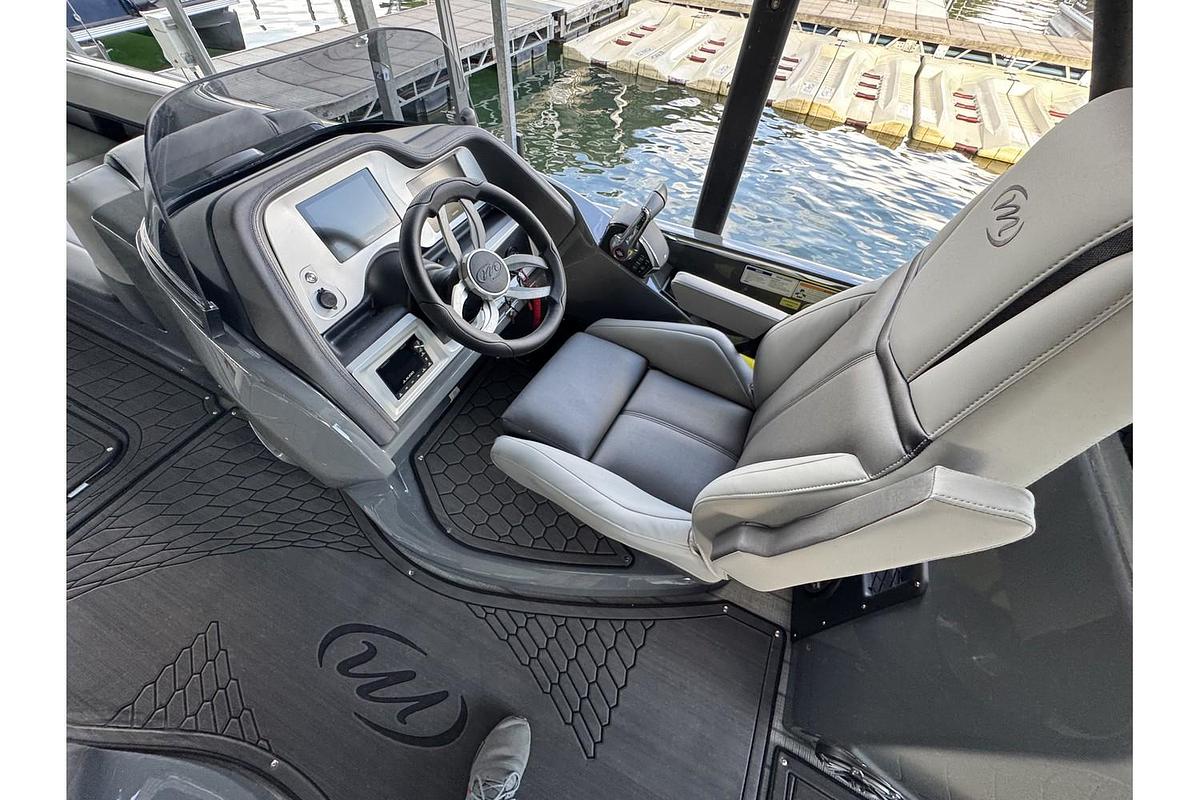 2024 Manitou XT 27 Split Rear Windshield (Srw)