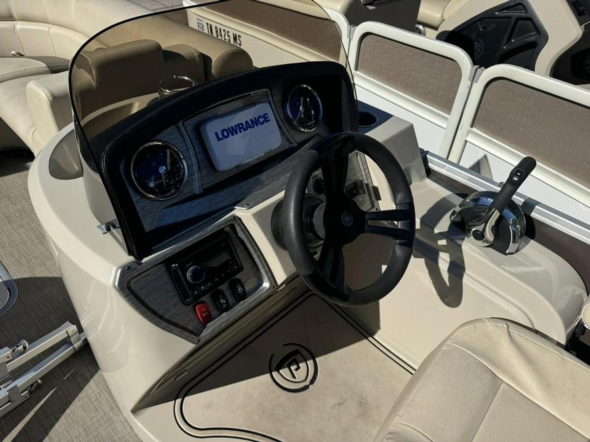 Used 2022 Premier Sunspree RF 230 CL