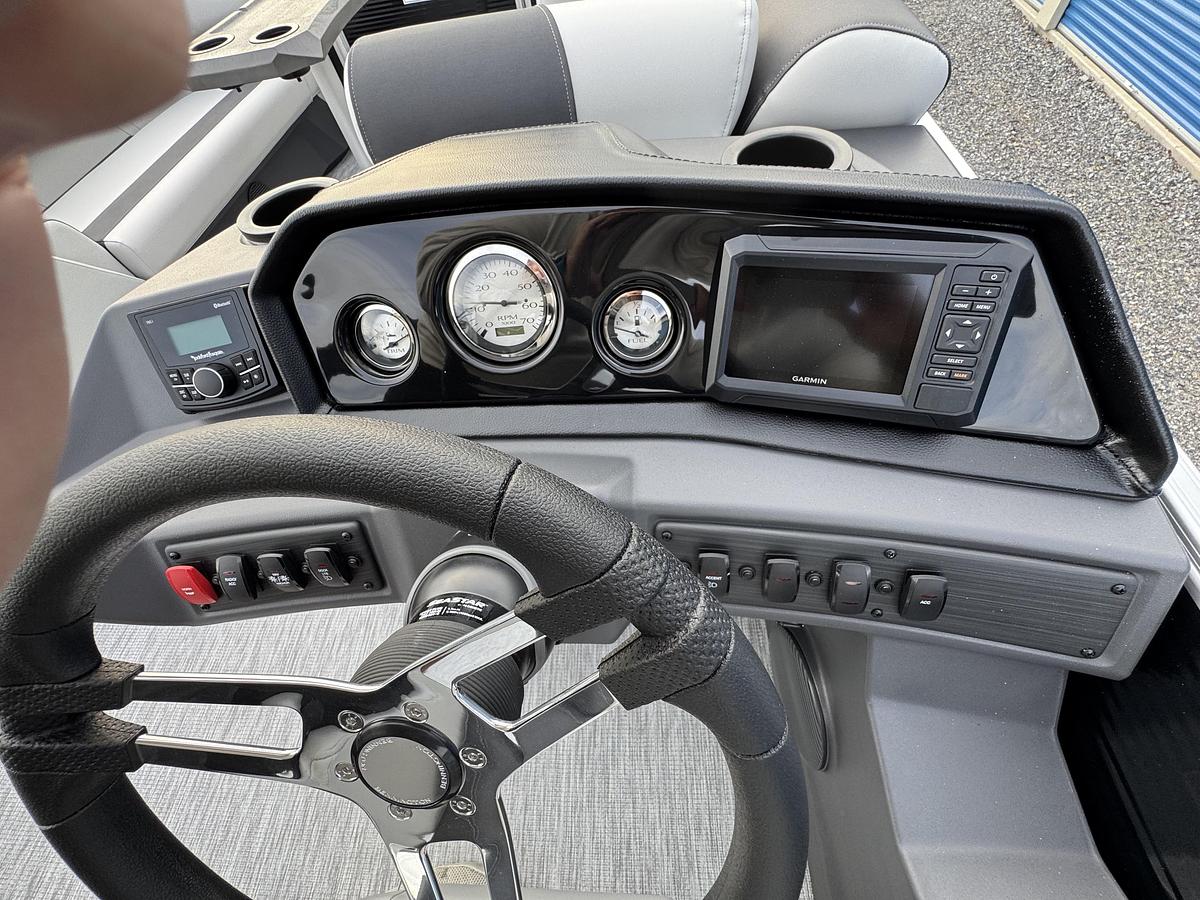 2026 Bennington 22 SSR-Tritoon