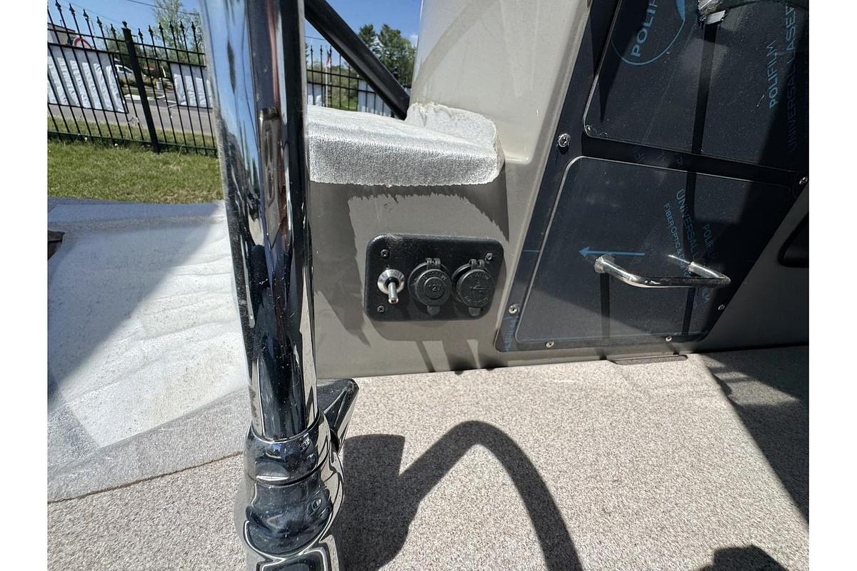 2025 Premier Escalante 330