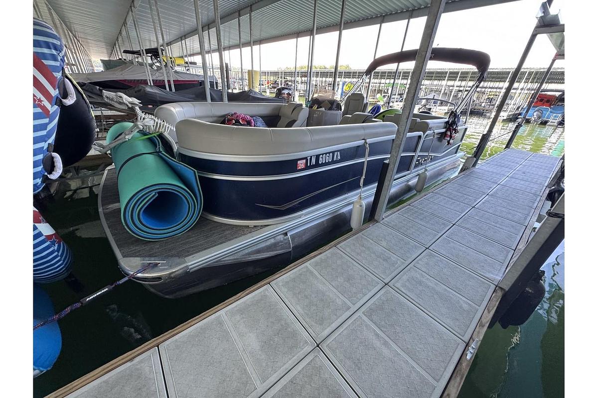 Used 2022 Premier Sunspree RE 230 CL