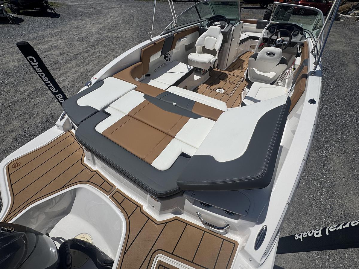 Used 2023 Chaparral 23 SSI Outboard