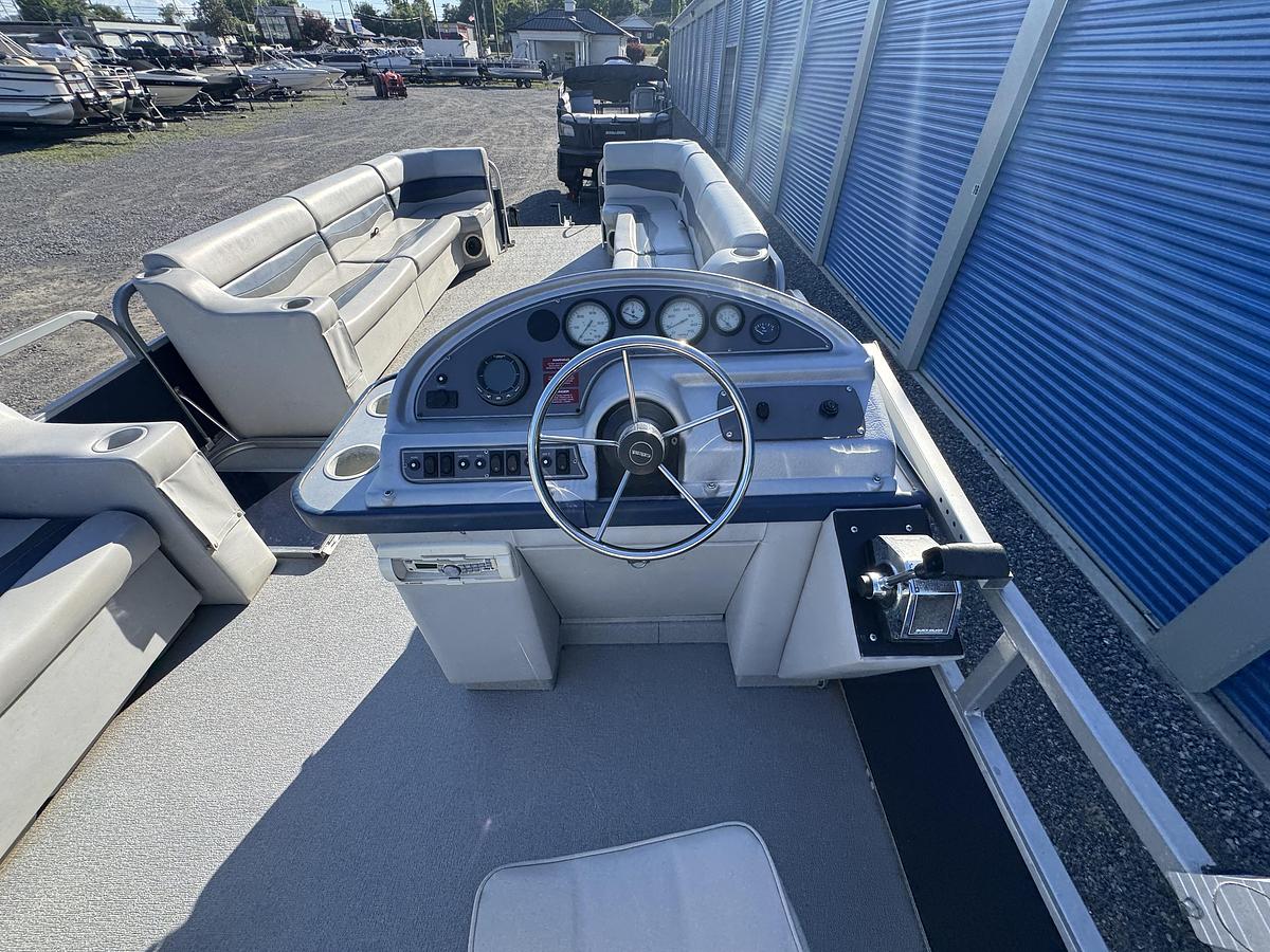 Used 1999 Crest 2200 DL
